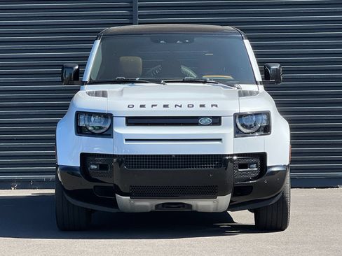 Used 2023 Land Rover Defender 110 V8 AWD/4WD image 9
