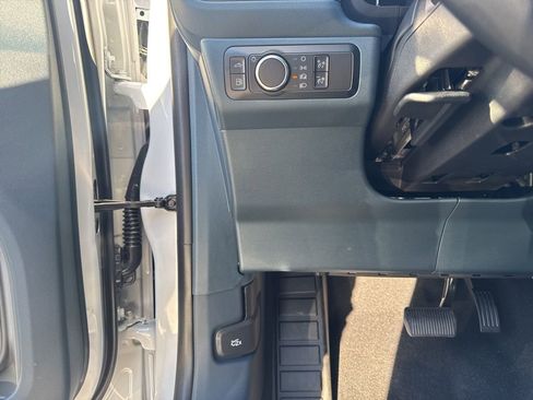 New 2025 Ford Maverick XL image 11