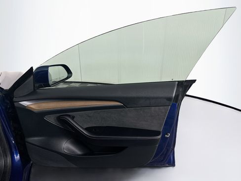 Used 2023 Tesla Model 3 Standard Range image 31