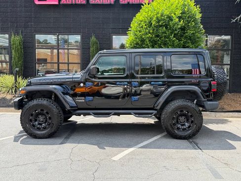 Used 2019 Jeep Wrangler Unlimited Sahara w/ Quick Order Package 24M Moab AWD/4WD image 9