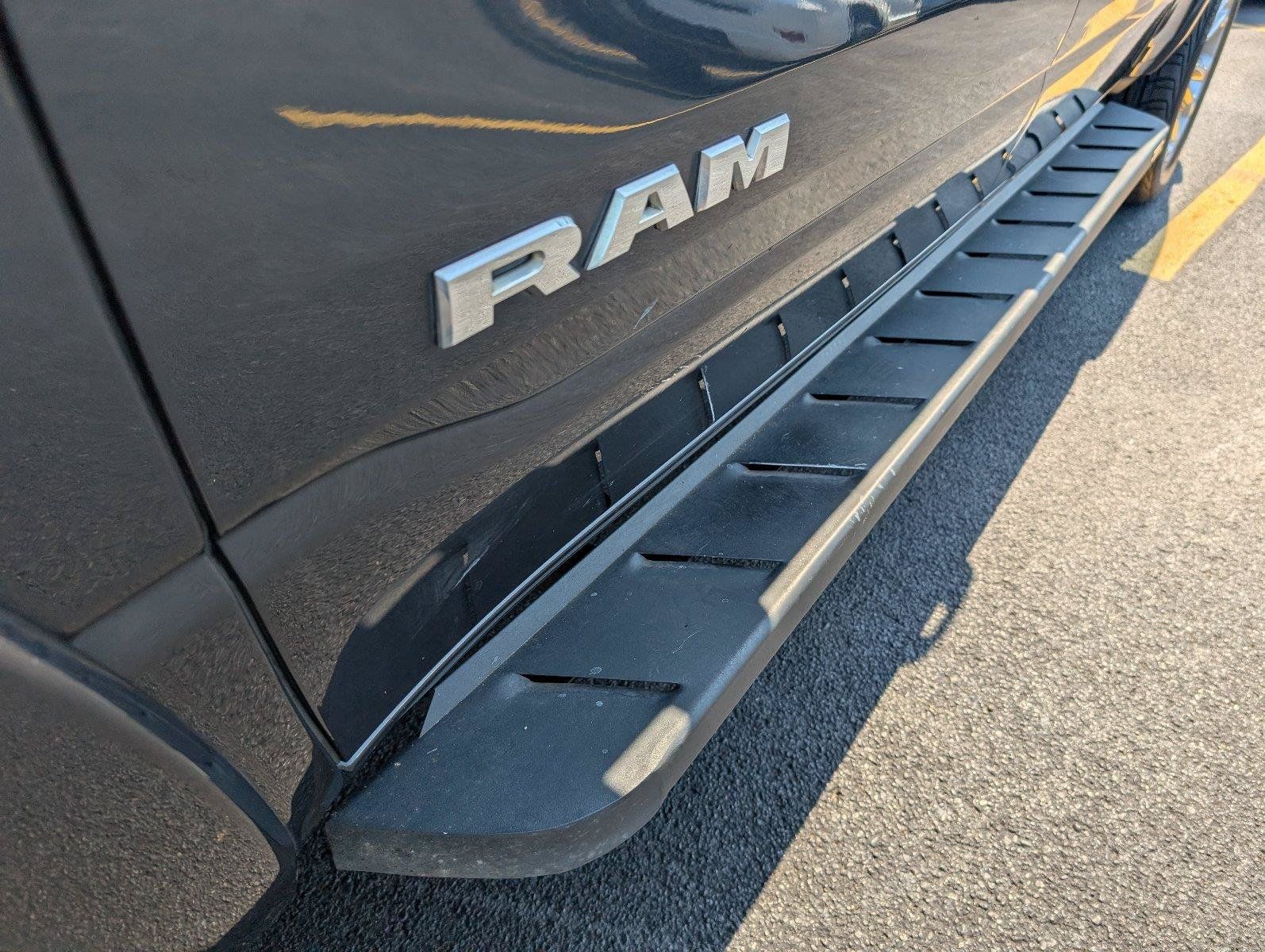 Used 2020 RAM 1500 Laramie w/ Sport Appearance Package AWD/4WD image 13