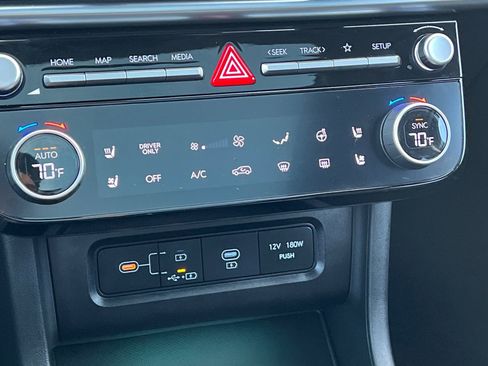 Certified 2025 Hyundai Tucson Limited image 28