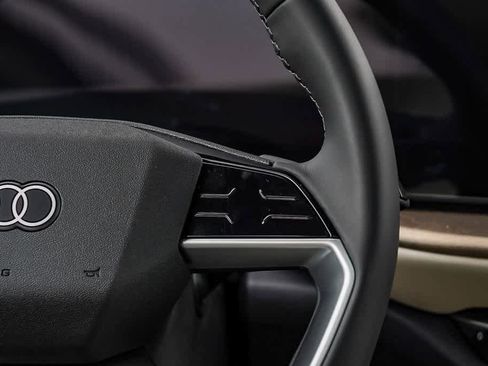 New 2025 Audi Q5 Premium image 17