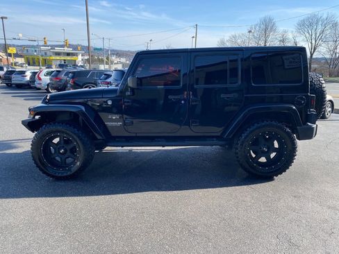 Used 2016 Jeep Wrangler Unlimited Sahara w/ Connectivity Group image 6