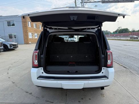 Used 2017 GMC Yukon Denali w/ Open Road Package AWD/4WD image 16