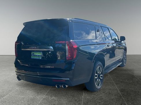 Used 2024 GMC Yukon XL AT4 w/ Technology Package AWD/4WD image 7
