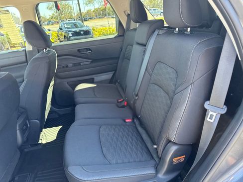 Certified 2024 Nissan Pathfinder S image 21