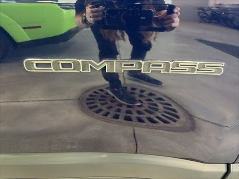 Certified 2018 Jeep Compass Limited w/ Navigation Group image 9