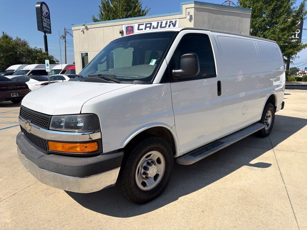 Used 2019 Chevrolet Express 2500 w/ Driver Convenience Package RWD image 2