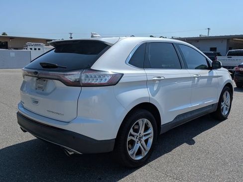 Used 2018 Ford Edge Titanium w/ Equipment Group 301A FWD image 3
