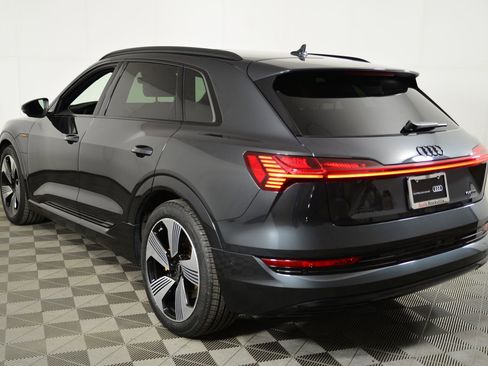 Used 2023 Audi e-tron Premium Plus w/ Premium Plus Package image 3