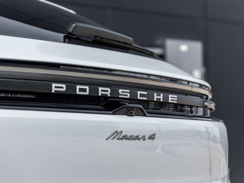 Certified 2026 Porsche Macan 4 Electric AWD/4WD image 15