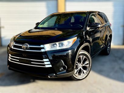 Used 2017 Toyota Highlander LE