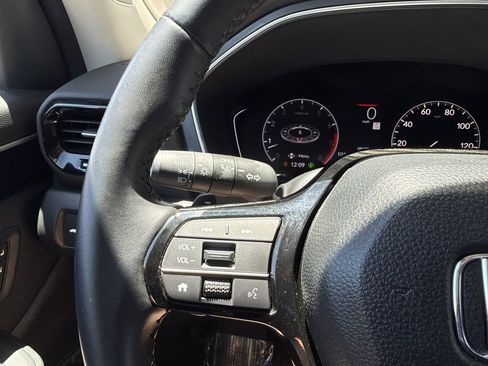 Used 2025 Honda Pilot Touring image 28