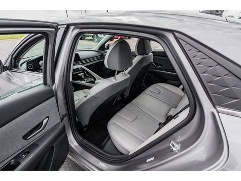 Used 2024 Hyundai Elantra Limited FWD image 24