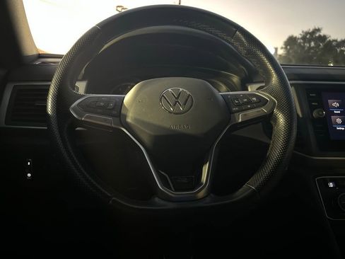 Used 2021 Volkswagen Atlas Cross Sport SE w/ Panoramic Sunroof Package image 15