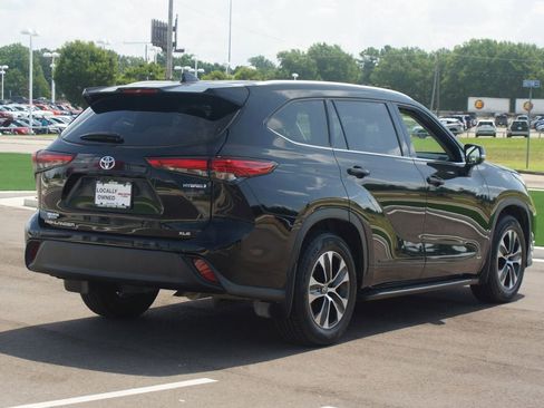 Used 2022 Toyota Highlander XLE image 20