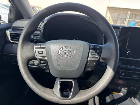Used 2025 Toyota Camry LE image 30