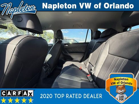 Certified 2022 Volkswagen Tiguan SE image 18