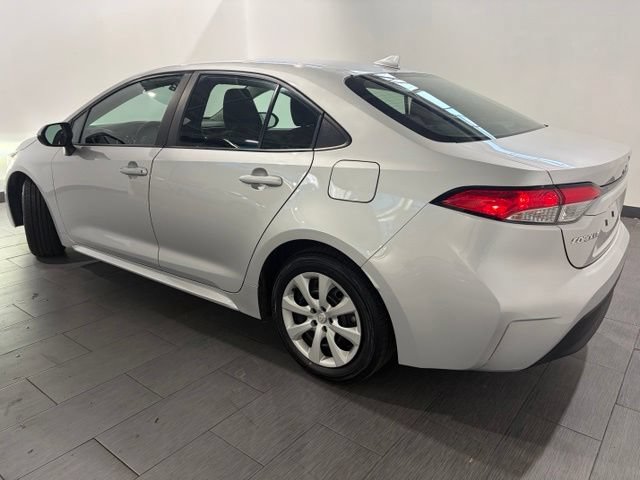 Used 2024 Toyota Corolla LE FWD image 3