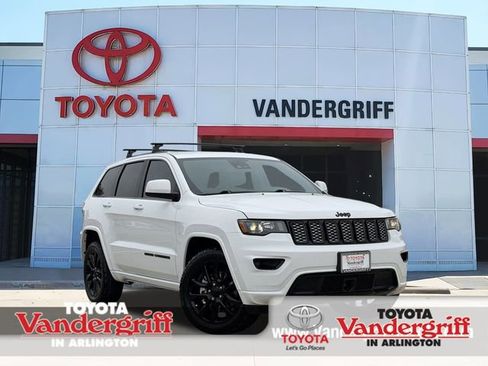 Used 2021 Jeep Grand Cherokee Laredo X image 1