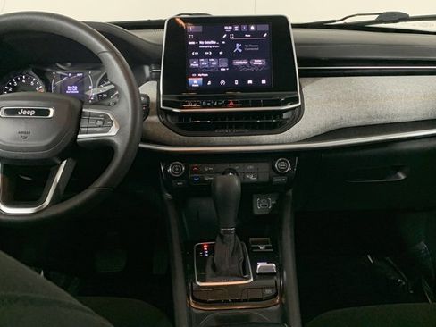 Used 2022 Jeep Compass Sport image 12