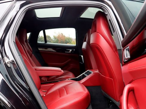 Used 2018 Porsche Panamera w/ Premium Package Plus image 15
