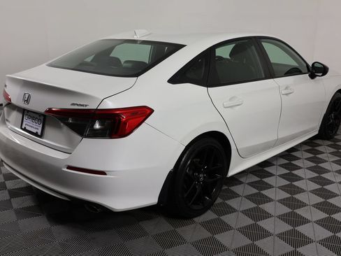 Used 2023 Honda Civic Sport image 8