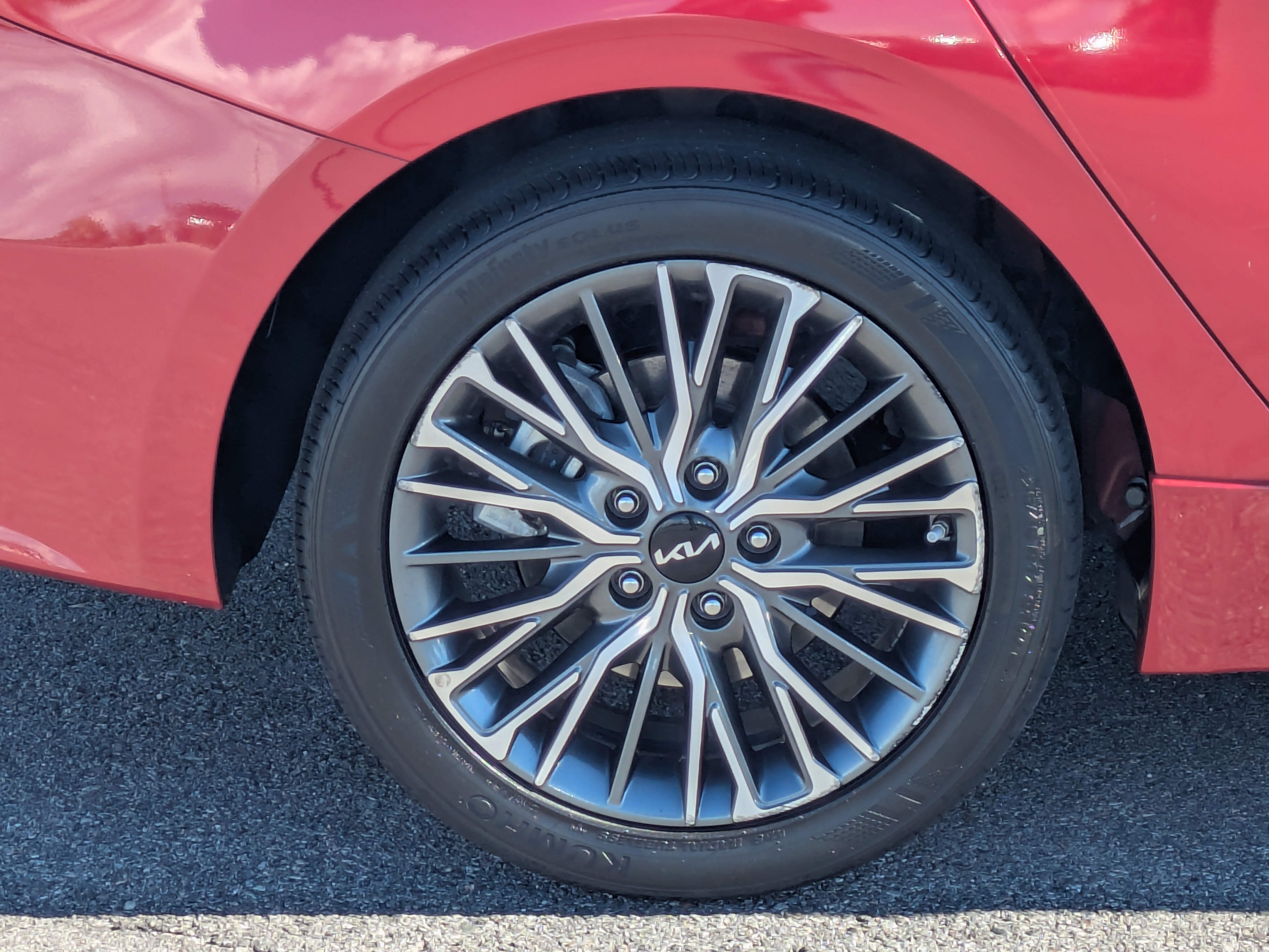 Certified 2024 Kia Forte GT-Line FWD image 9