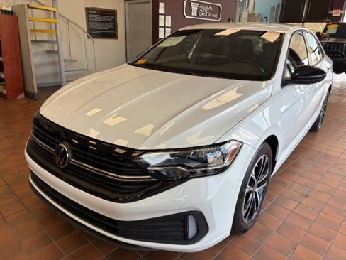 Used 2024 Volkswagen Jetta Sport FWD image 8