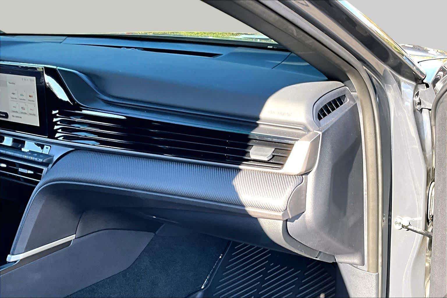 Certified 2025 Toyota Camry SE w/ Convenience Package FWD image 18