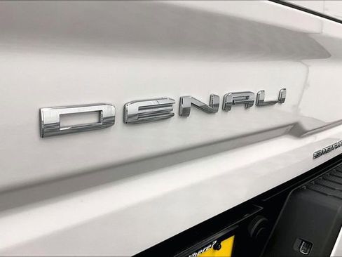 Used 2024 GMC Sierra 3500 Denali w/ Denali Reserve Package AWD/4WD image 9