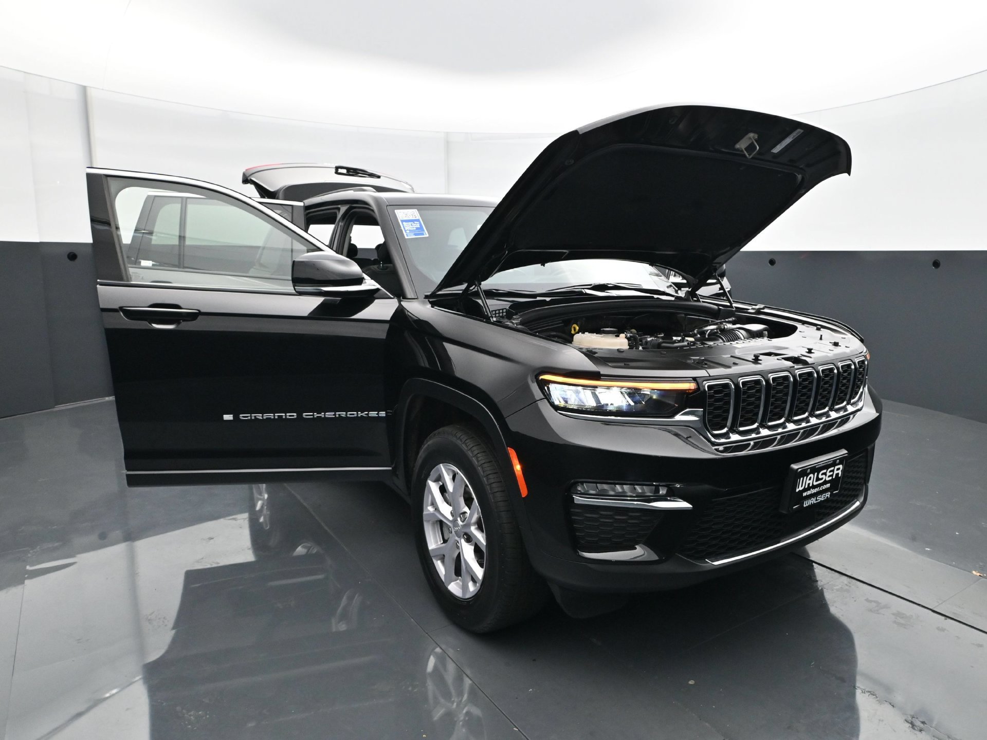Used 2022 Jeep Grand Cherokee Limited AWD/4WD image 39