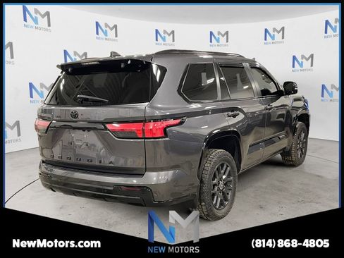 Used 2024 Toyota Sequoia Platinum image 5