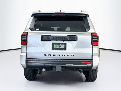 Used 2025 Toyota 4Runner SR5 AWD/4WD image 7