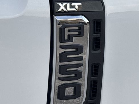 Used 2024 Ford F250 XLT image 9