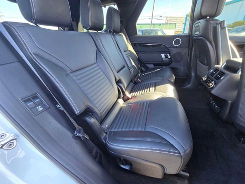 Used 2023 Land Rover Discovery S R-Dynamic image 16