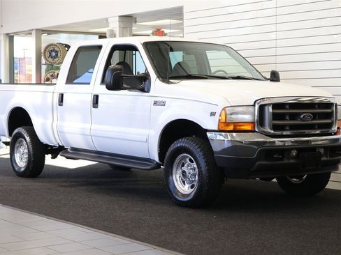 Used 2001 Ford F350 Lariat image 2