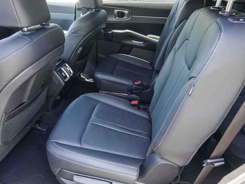 Certified 2025 Kia Sorento EX FWD image 17