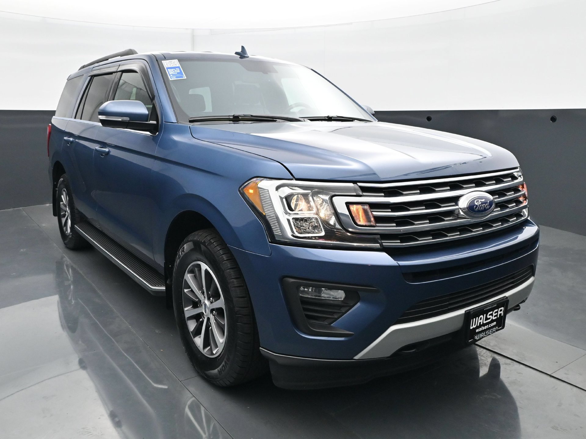 Used 2019 Ford Expedition XLT w/ Equipment Group 202A AWD/4WD image 9