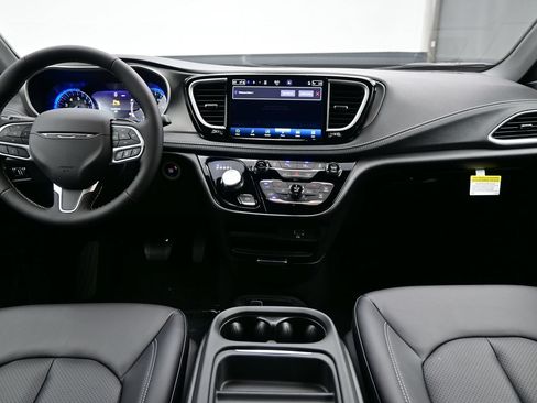 New 2027 Chrysler Pacifica Select AWD/4WD image 12