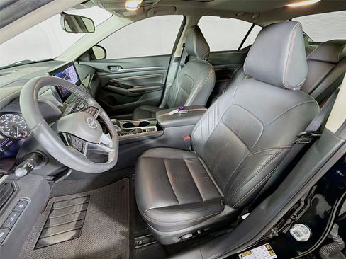 Used 2023 Nissan Altima 2.5 SR w/ SR Premium Package AWD/4WD image 11