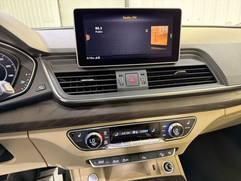 Used 2019 Audi Q5 2.0T Premium Plus w/ Premium Plus Package image 17