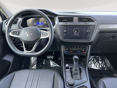 Used 2023 Volkswagen Tiguan SE AWD/4WD image 10