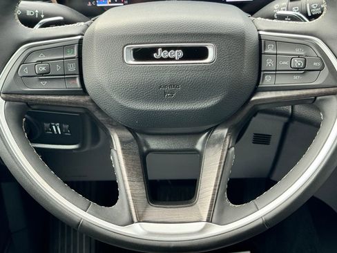 Used 2024 Jeep Grand Cherokee L Limited w/ Luxury Tech Group II AWD/4WD image 23