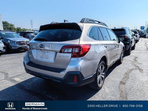 Used 2018 Subaru Outback 2.5i Limited AWD/4WD image 3