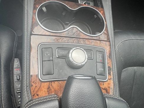 Used 2014 Mercedes-Benz CLS 550 w/ Premium 1 Package image 38