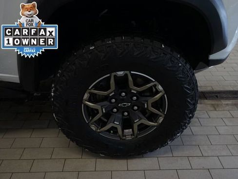 Used 2024 Chevrolet Colorado ZR2 w/ Technology Package image 16