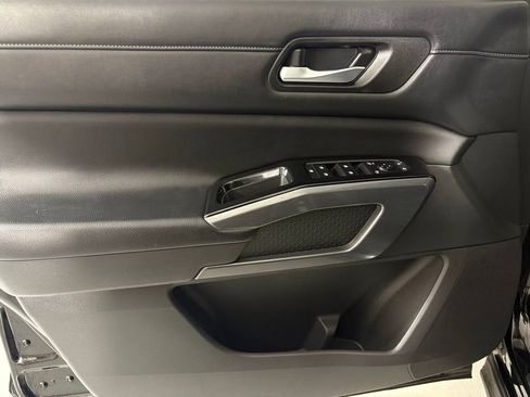 Used 2023 Nissan Pathfinder SL image 14