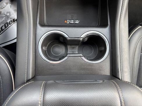 Used 2022 GMC Yukon XL SLT image 36